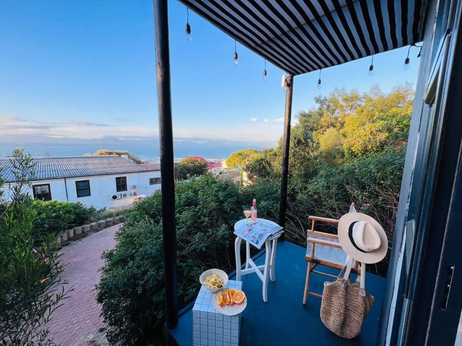 The Bachelor Apartment Mossel Bay Bagian luar foto